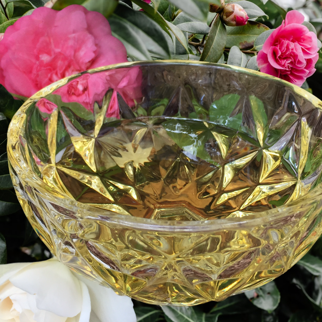 ORGANIC CAMELLIA TEA OIL 100% Pure, Certified Organic, Refined Camellia Tea Oil  Available sizes to choose from: 100ml Bottle; or 500ml Bottle Also known as: Camellia (Seed) Oil (Tea Oil), Camellia Oil, Camellia Seed Oil and Camelia Tea Oil  Botanical name: Camelia sasanqua/Camellia Kissi Seed Oil  Ingredients: Camellia Oleifera Seed Oil * * Denotes Certified Organic