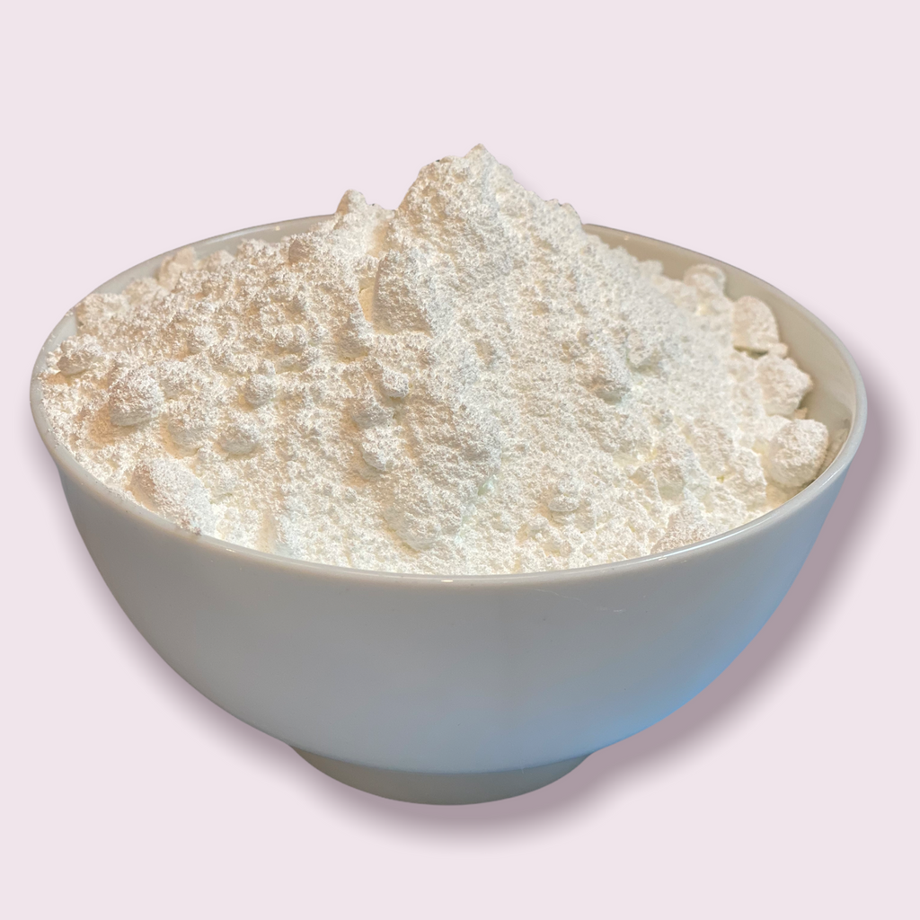 USES AND BENEFITS OF ZINC OXIDE POWDER     Zinc oxide powder is a fine white-coloured powder that is great for use as an effective sunscreen. This product is cosmetic grade and perfect for use in your skin care products.  