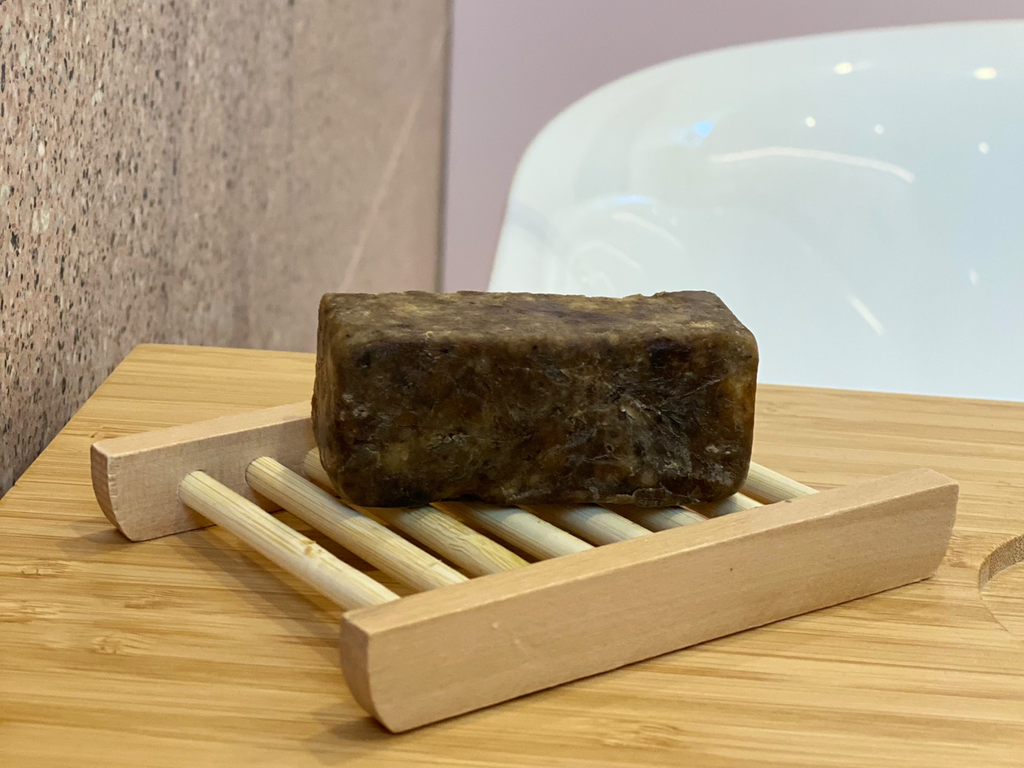 Soap dish with slats for African Black Soap. Correct storage of African Black Soap