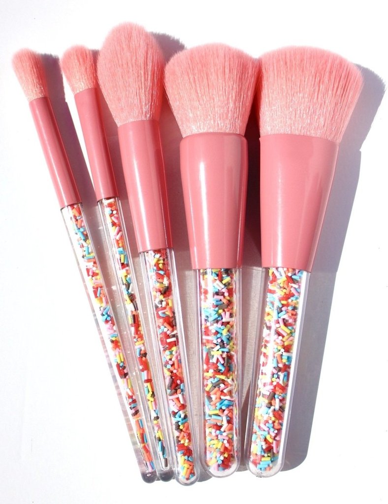 Sprinkle Makeup Brush Set  Description A set of five sprinkle filled makeup brushes perfect for play.  These amazing brushes are 100% cruelty free, hypo-allergenic and vegan.  We proudly promote play without encouraging growing up faster than neurologically acceptable while creating exceptional products for imaginative little people.